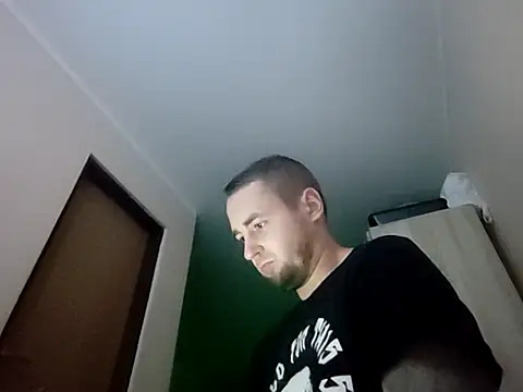 Snapshot of Vladyslav30 chatting on 01-10-26, 03:52 Vladyslav30 online show from 01-10-26, 03:52