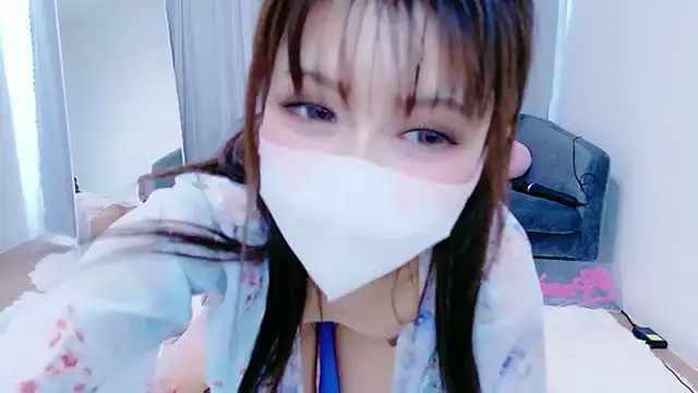 Snapshot of -Nyanko-chan- chatting on 05-19-26, 01:56 -Nyanko-chan- online show from 05-19-26, 01:56