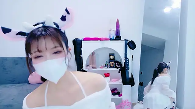 Snapshot of -Nyanko-chan- chatting on 05-30-26, 09:12 -Nyanko-chan- online show from 05-30-26, 09:12