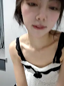 xuannv0000 online show from 11-01-25, 10:39