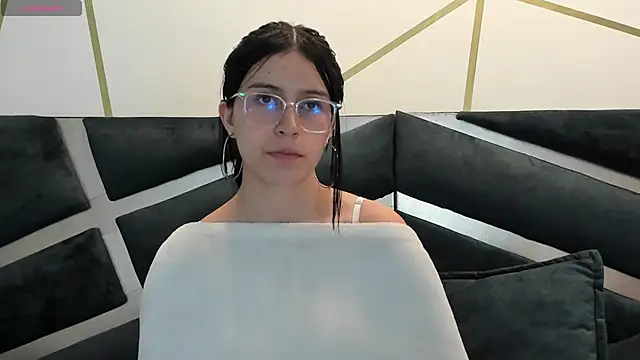 maddy jaclsonw online show from 10-20-25, 01:22