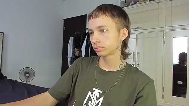 Snapshot of spacehumanz chatting on 01-07-26, 01:57 spacehumanz online show from 01-07-26, 01:57