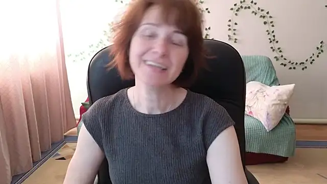Snapshot of Lia_Tito chatting on 05-21-26, 05:47 Lia Tito online show from 05-21-26, 05:47