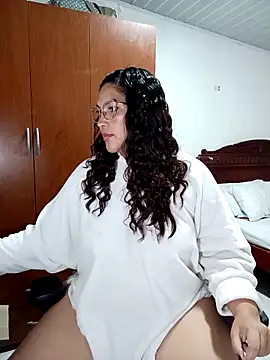 Ivy horse  online show from 12-18-25, 01:33