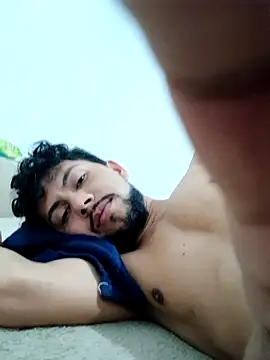 ArturrAlvs online show from 04-07-26, 05:08