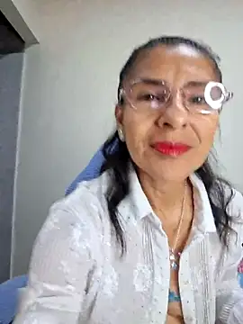 Snapshot of Natasha_50 chatting on 06-25-26, 01:05 Natasha 50 online show from 06-25-26, 01:05