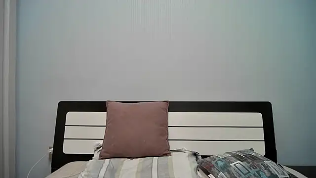 peijiangzhao online show from 10-04-25, 02:15