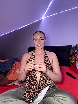 Snapshot of Tijara-im-Pyjama chatting on 09-09-25, 01:38 Tijara-im-Pyjama online show from 09-09-25, 01:38