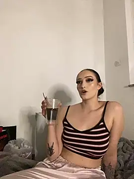 Snapshot of Tijara-im-Pyjama chatting on 11-18-25, 04:28 Tijara-im-Pyjama online show from 11-18-25, 04:28