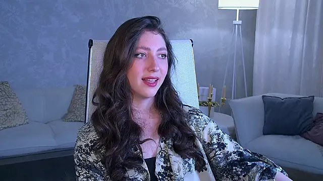 Snapshot of Mary_Miiller chatting on 06-11-26, 06:44 Mary Miiller online show from 06-11-26, 06:44