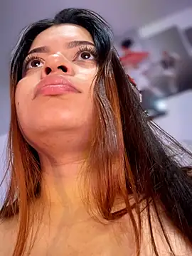 Yaqui elle online show from 02-27-26, 02:44