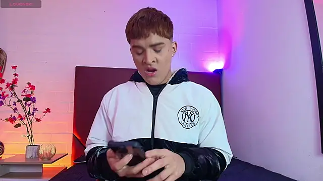 Lucass love online show from 04-07-26, 01:11