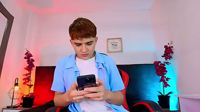 Lucass love online show from 04-11-26, 01:26