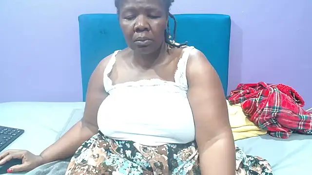 Snapshot of NaughtyChubbyZoe chatting on 09-22-25, 05:53 NaughtyChubbyZoe online show from 09-22-25, 05:53