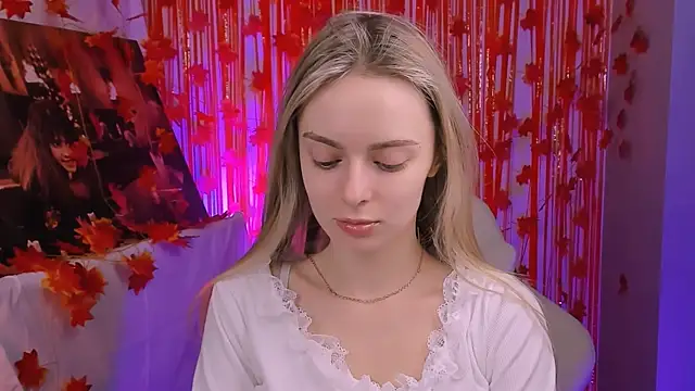 Snapshot of JuliaBrewwer chatting on 12-03-25, 01:31 JuliaBrewwer online show from 12-03-25, 01:31