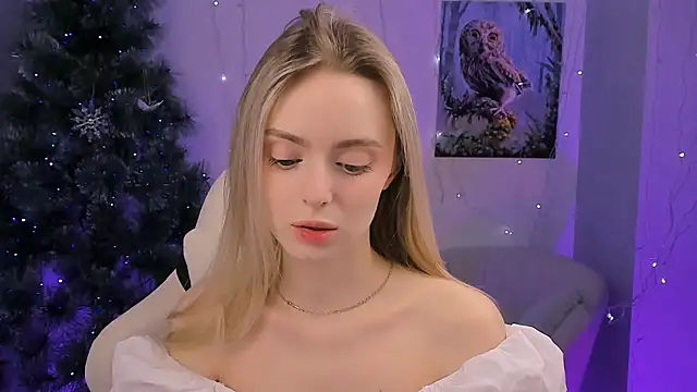 Snapshot of JuliaBrewwer chatting on 02-09-26, 01:37 JuliaBrewwer online show from 02-09-26, 01:37