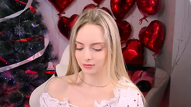 Snapshot of JuliaBrewwer chatting on 02-13-26, 04:14 JuliaBrewwer online show from 02-13-26, 04:14