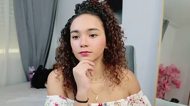 Taylor Tina online show from 10-19-25, 12:17