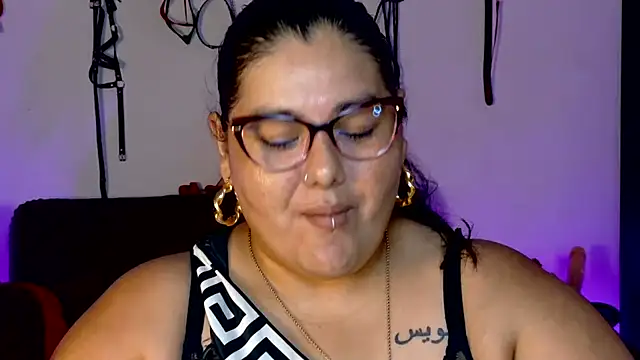 Snapshot of AndreaKinky chatting on 07-14-26, 02:05 AndreaKinky online show from 07-14-26, 02:05