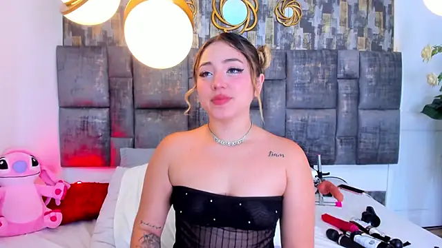 PatyLawrence online show from 10-25-25, 04:31