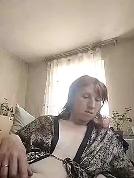 Snapshot of Flower2931 chatting on 05-16-26, 11:31 Flower2931 online show from 05-16-26, 11:31