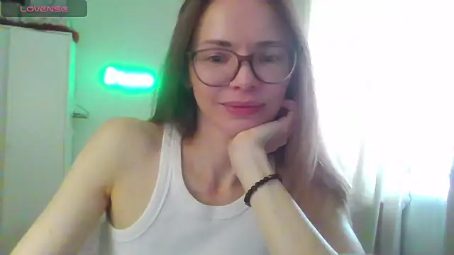Snapshot of SEA_Dream chatting on 03-26-26, 05:13 SEA Dream online show from 03-26-26, 05:13