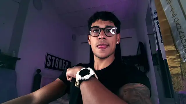 Snapshot of Ryan_x chatting on 11-07-25, 12:10 Ryan x online show from 11-07-25, 12:10