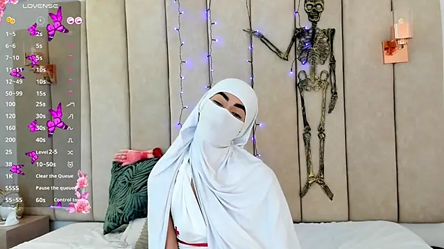  Zahiira  online show from 10-31-25, 12:06