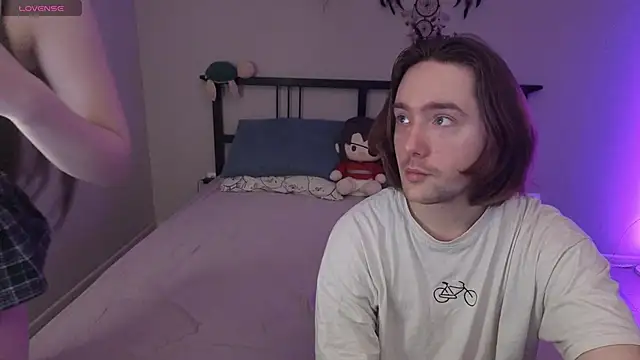 Snapshot of ellen_and_danny chatting on 02-07-26, 05:27 ellen and danny online show from 02-07-26, 05:27