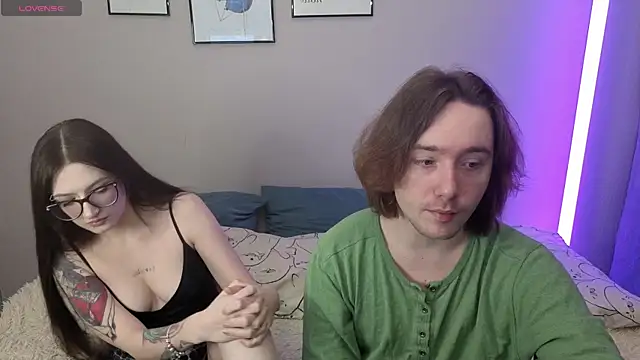 Snapshot of ellen_and_danny chatting on 02-10-26, 05:17 ellen and danny online show from 02-10-26, 05:17