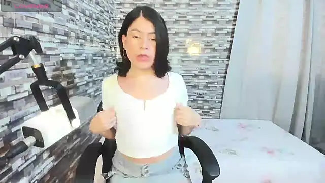 xxxEmmaxx online show from 03-06-26, 09:55