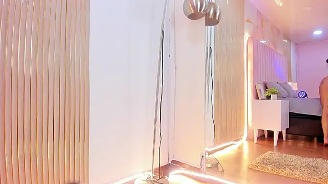 Snapshot of SofiaWhites chatting on 04-17-26, 08:34 SofiaWhites online show from 04-17-26, 08:34
