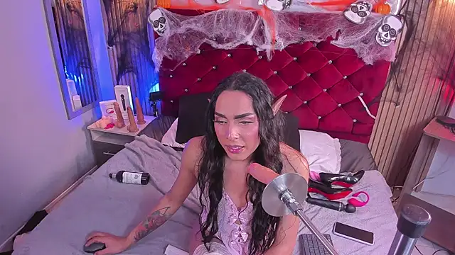 Megan Rodriguez online show from 10-28-25, 09:02