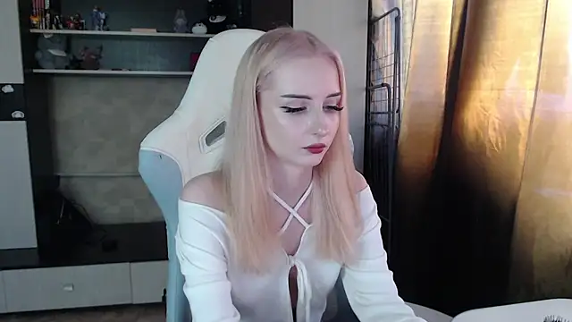 Cutti Crystal online show from 03-30-26, 01:39