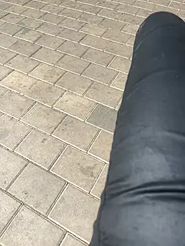 Snapshot of kamo012000 chatting on 09-09-25, 09:20 kamo012000 online show from 09-09-25, 09:20