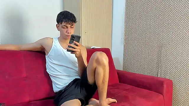 Snapshot of willy_sexxx18 chatting on 05-06-26, 07:52 willy sexxx18 online show from 05-06-26, 07:52