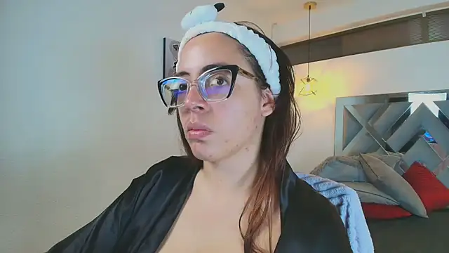 Snapshot of Rossi_ss1 chatting on 02-06-26, 04:28 Rossi ss1 online show from 02-06-26, 04:28