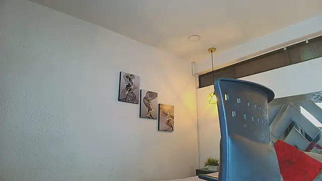 Snapshot of Rossi_ss1 chatting on 02-11-26, 04:28 Rossi ss1 online show from 02-11-26, 04:28