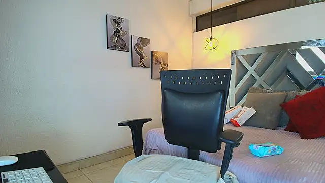 Snapshot of Rossi_ss1 chatting on 02-13-26, 06:31 Rossi ss1 online show from 02-13-26, 06:31