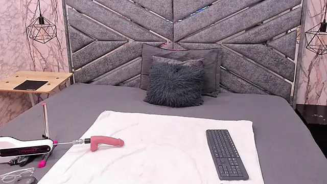 SASHA BROWNIE   online show from 03-05-26, 07:32