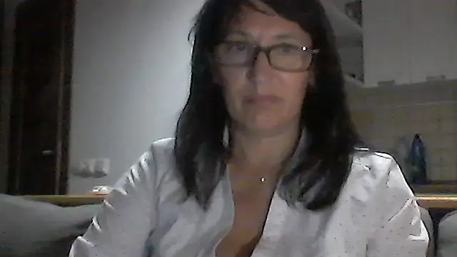 Snapshot of Elena48324 chatting on 09-08-25, 05:56 Elena48324 online show from 09-08-25, 05:56