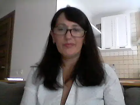 Snapshot of Elena48324 chatting on 09-24-25, 11:46 Elena48324 online show from 09-24-25, 11:46