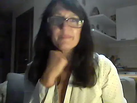 Snapshot of Elena48324 chatting on 10-06-25, 05:43 Elena48324 online show from 10-06-25, 05:43