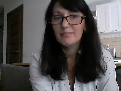 Snapshot of Elena48324 chatting on 10-29-25, 11:01 Elena48324 online show from 10-29-25, 11:01