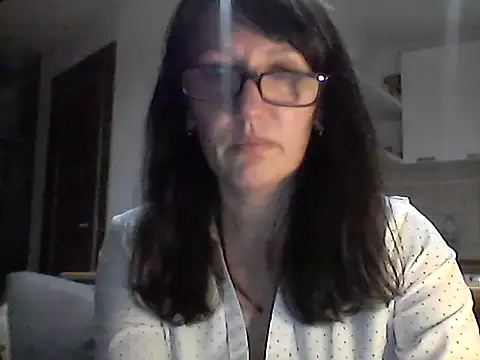 Snapshot of Elena48324 chatting on 10-31-25, 07:59 Elena48324 online show from 10-31-25, 07:59