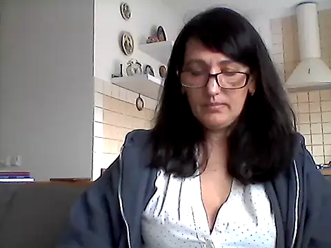 Elena48324 online show from 04-13-26, 10:32