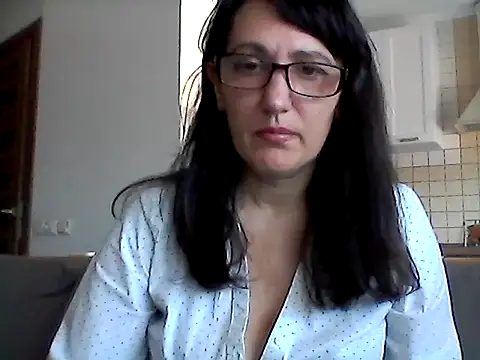 Elena48324 online show from 05-17-26, 06:22