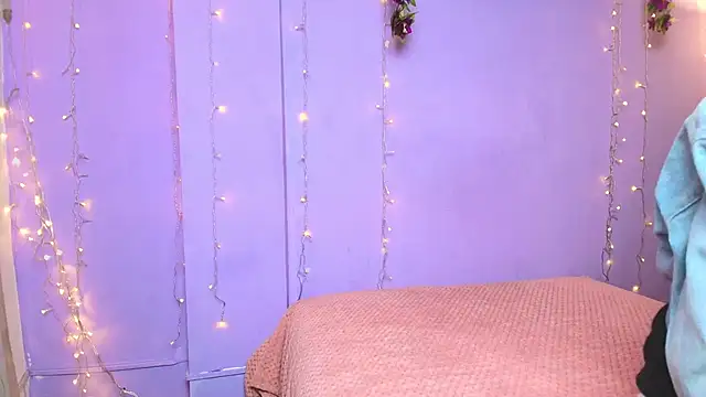 Dafne Mel online show from 11-13-25, 12:37