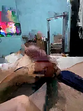 Snapshot of Saraiva2002 chatting on 02-14-26, 06:15 Saraiva2002 online show from 02-14-26, 06:15