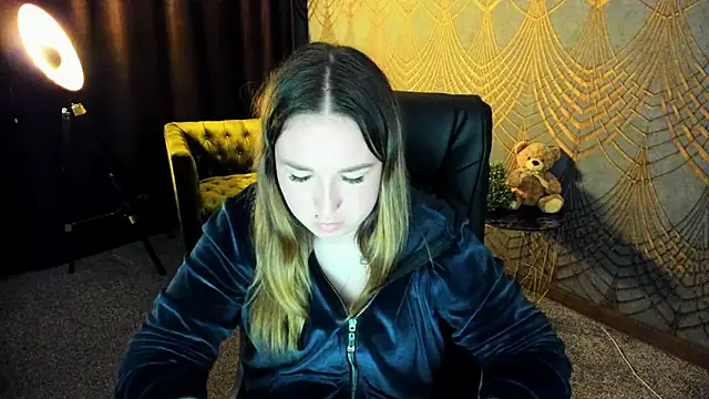 Snapshot of Sofii_darling chatting on 04-19-26, 06:10 Sofii darling online show from 04-19-26, 06:10